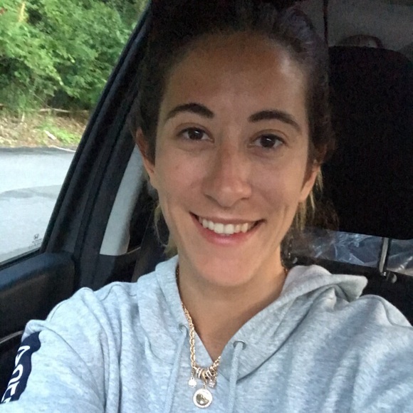 Meet your Posher, Britt - Picture 1 of 1